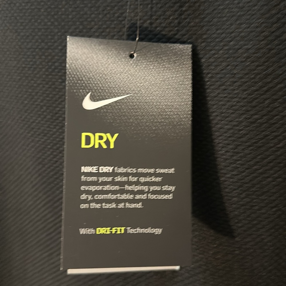 Nike Dri-Fit Black Woman’s XXL UV Long Sleeve Shirt - Picture 4 of 6